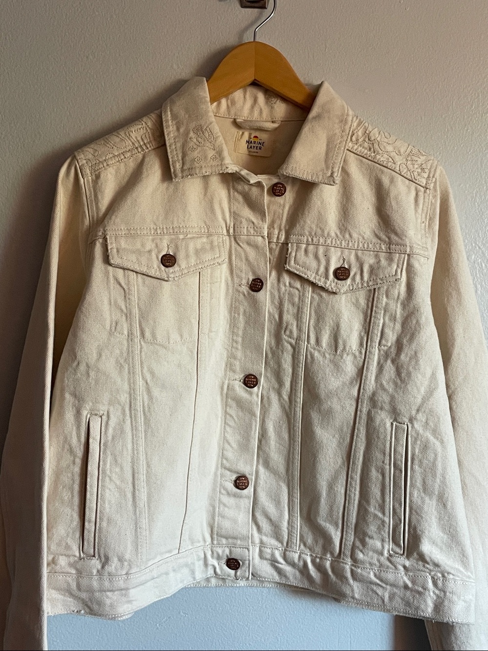 Marine Layer Women’s Embroidered Cream Denim Trucker Jacket Size XL